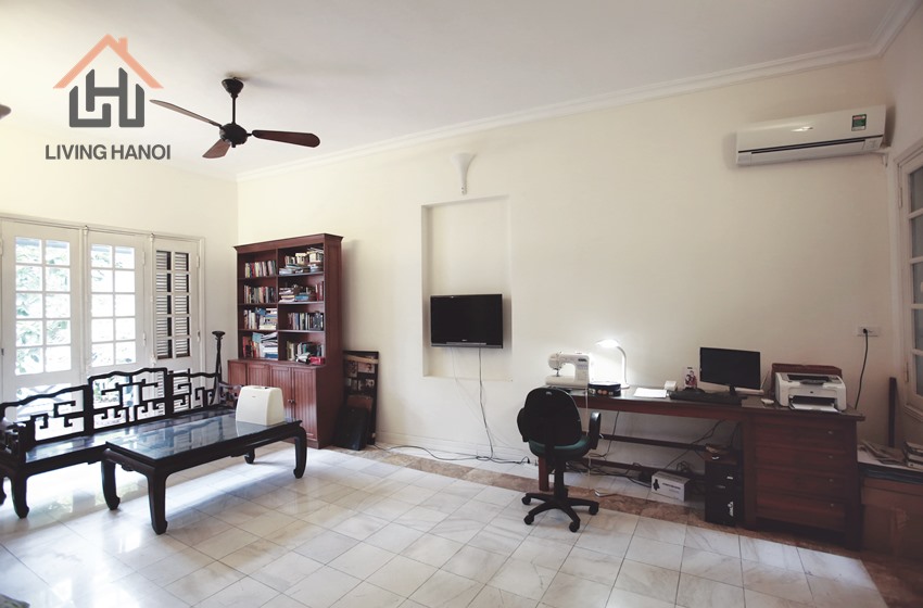 04 bedroom house with lake view for rent in Tay Ho, Hanoi 04 bedroom house with lake view for rent in Tay Ho, Hanoi