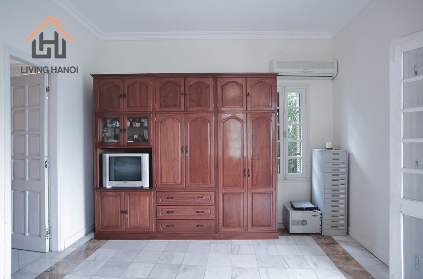 04 bedroom house with lake view for rent in Tay Ho, Hanoi 04 bedroom house with lake view for rent in Tay Ho, Hanoi