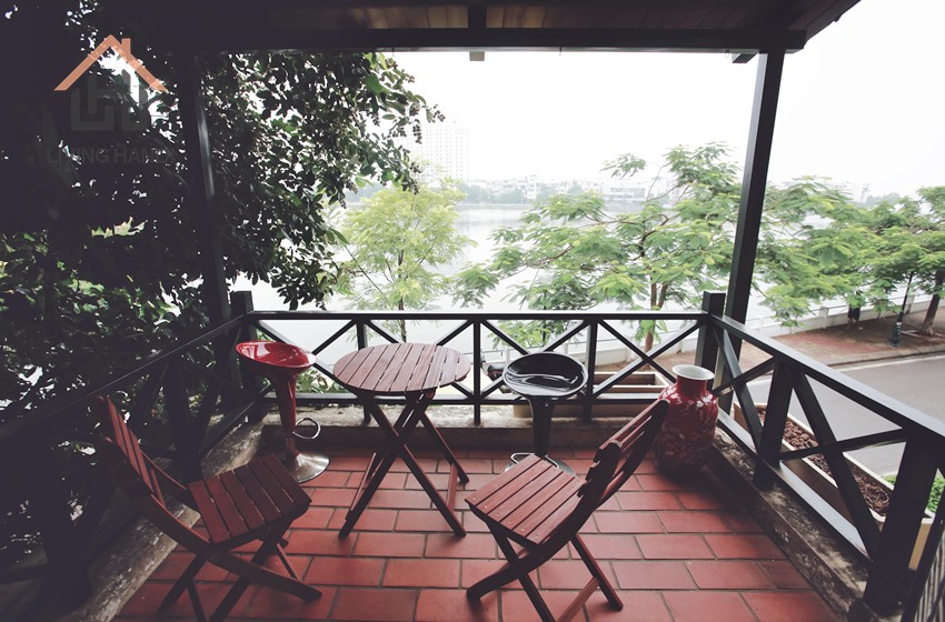 04 bedroom house with lake view for rent in Tay Ho, Hanoi 04 bedroom house with lake view for rent in Tay Ho, Hanoi