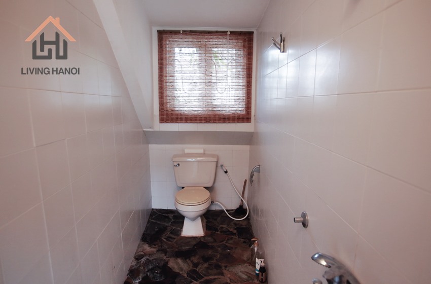 04 bedroom house with lake view for rent in Tay Ho, Hanoi 04 bedroom house with lake view for rent in Tay Ho, Hanoi