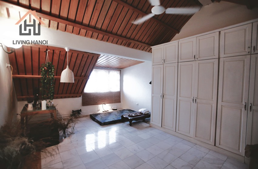 04 bedroom house with lake view for rent in Tay Ho, Hanoi 04 bedroom house with lake view for rent in Tay Ho, Hanoi