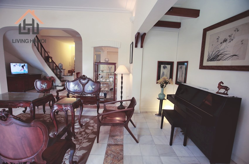 04 bedroom house with lake view for rent in Tay Ho, Hanoi 04 bedroom house with lake view for rent in Tay Ho, Hanoi