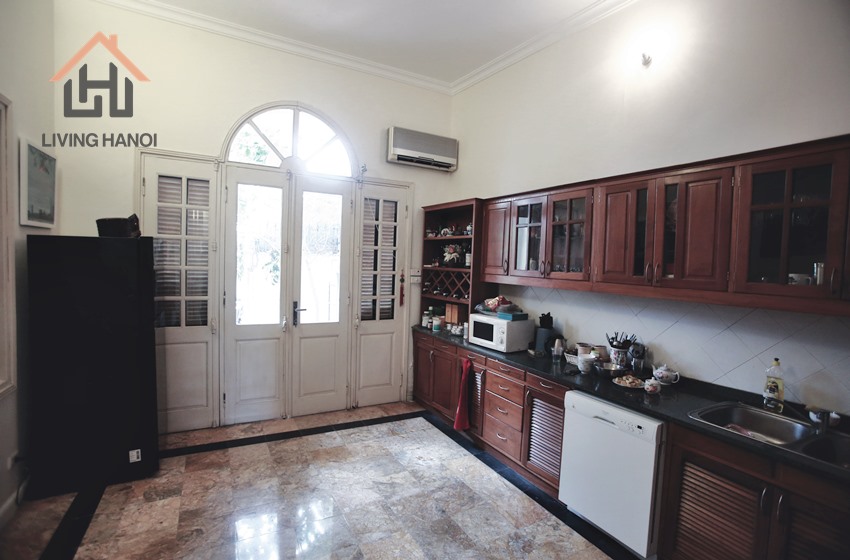 04 bedroom house with lake view for rent in Tay Ho, Hanoi 04 bedroom house with lake view for rent in Tay Ho, Hanoi