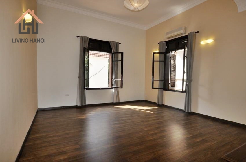 Beautiful layout, fully furnished 3 bedrooms villa with bright windows for rent in Tay Ho Beautiful layout, fully furnished 3 bedrooms villa with bright windows for rent in Tay Ho