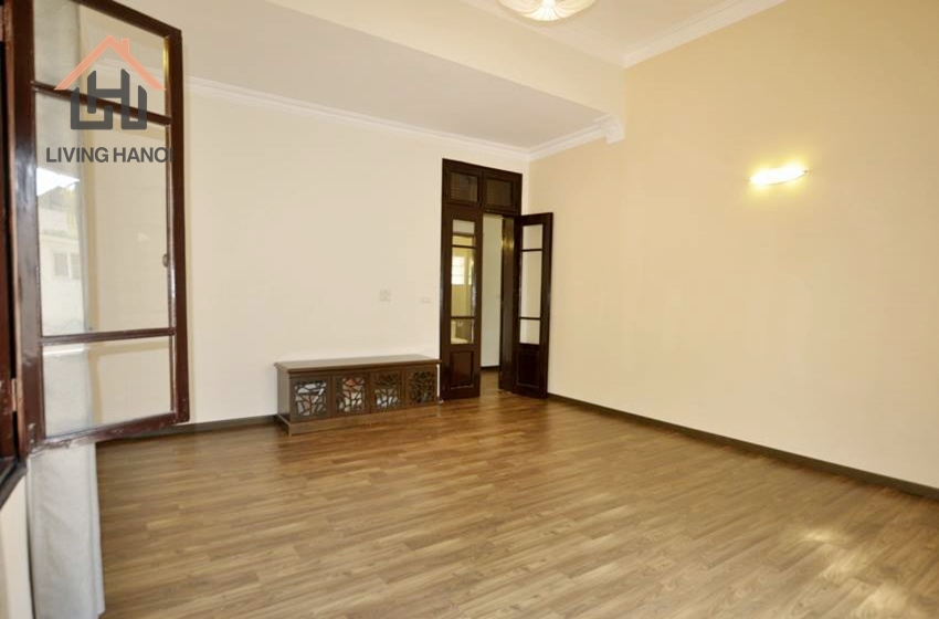 Beautiful layout, fully furnished 3 bedrooms villa with bright windows for rent in Tay Ho Beautiful layout, fully furnished 3 bedrooms villa with bright windows for rent in Tay Ho