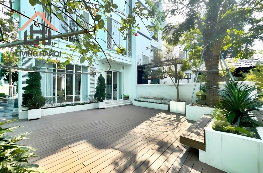 Beautiful villa with riverview for rent in Vinhomes Riverside, Hanoi Beautiful villa with riverview for rent in Vinhomes Riverside, Hanoi