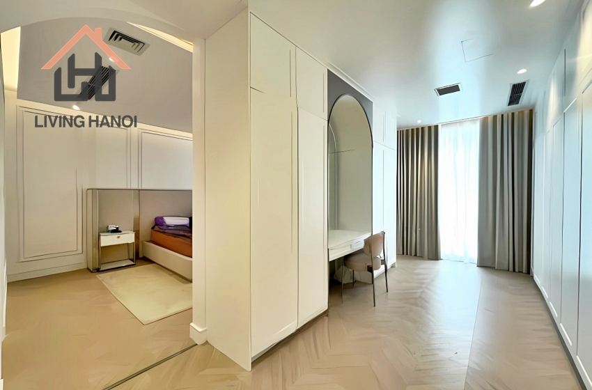 Beautiful villa with riverview for rent in Vinhomes Riverside, Hanoi Beautiful villa with riverview for rent in Vinhomes Riverside, Hanoi