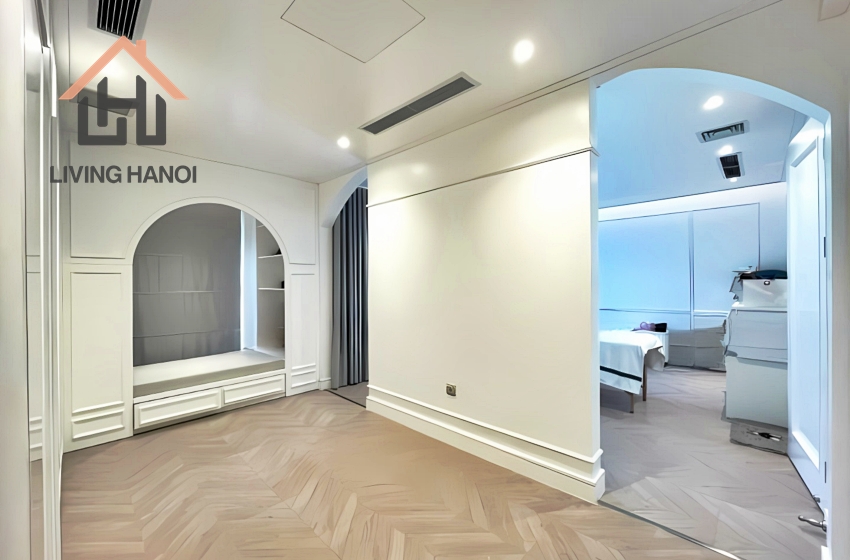 Beautiful villa with riverview for rent in Vinhomes Riverside, Hanoi Beautiful villa with riverview for rent in Vinhomes Riverside, Hanoi