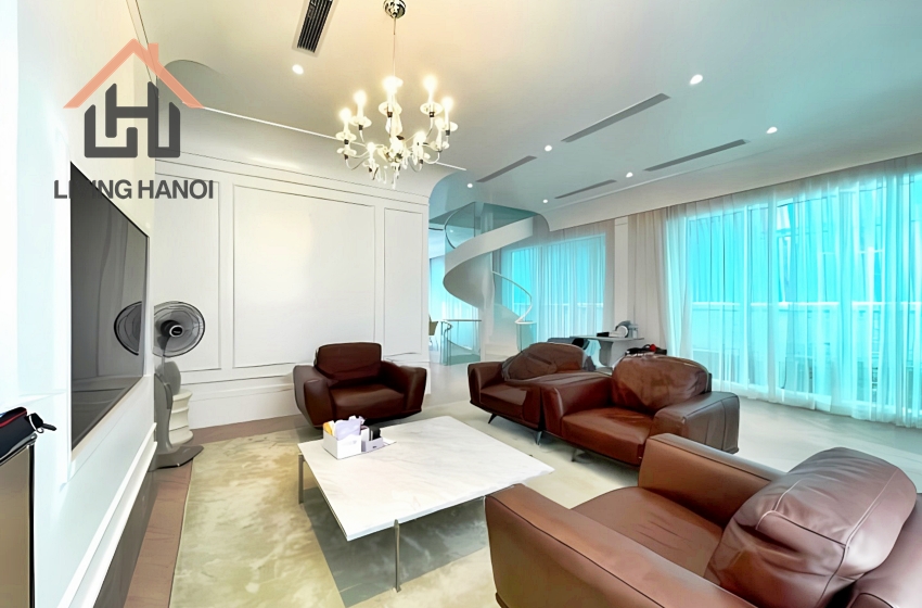 Beautiful villa with riverview for rent in Vinhomes Riverside, Hanoi Beautiful villa with riverview for rent in Vinhomes Riverside, Hanoi
