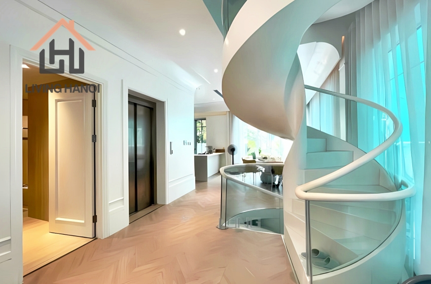 Beautiful villa with riverview for rent in Vinhomes Riverside, Hanoi Beautiful villa with riverview for rent in Vinhomes Riverside, Hanoi