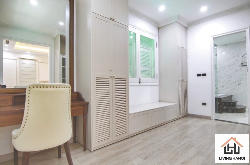 Bright 04 bedroom house for rent in Vinhomes Riverside, Long Bien, Hanoi Bright 04 bedroom house for rent in Vinhomes Riverside, Long Bien, Hanoi