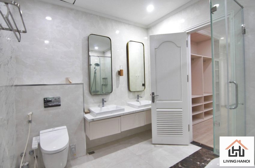 Bright 04 bedroom house for rent in Vinhomes Riverside, Long Bien, Hanoi Bright 04 bedroom house for rent in Vinhomes Riverside, Long Bien, Hanoi