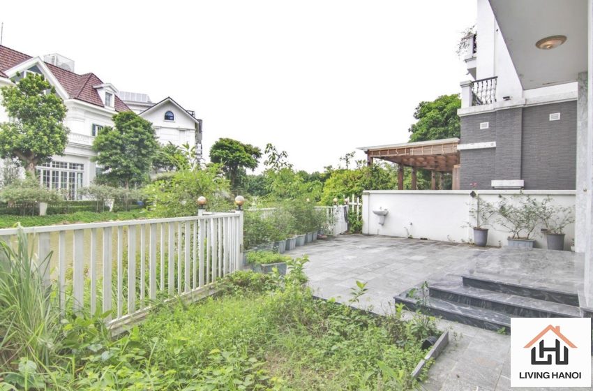 Bright 04 bedroom house for rent in Vinhomes Riverside, Long Bien, Hanoi Bright 04 bedroom house for rent in Vinhomes Riverside, Long Bien, Hanoi