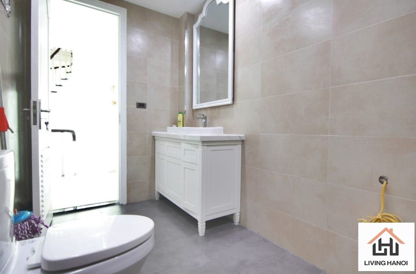 Bright 04 bedroom house for rent in Vinhomes Riverside, Long Bien, Hanoi Bright 04 bedroom house for rent in Vinhomes Riverside, Long Bien, Hanoi