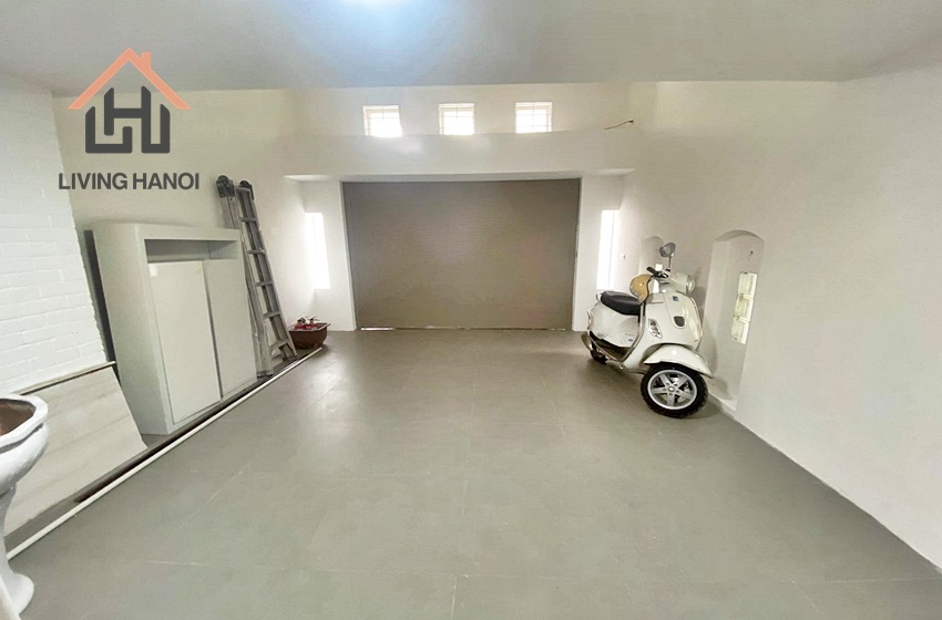 Bright house with 5 bedrooms for rent in Tay Ho, Hanoi Bright house with 5 bedrooms for rent in Tay Ho, Hanoi