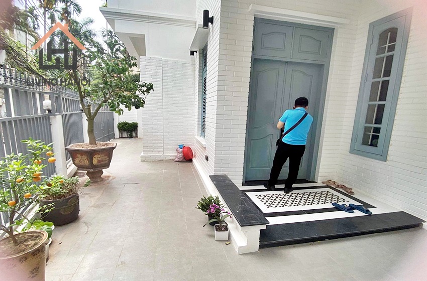 Bright house with 5 bedrooms for rent in Tay Ho, Hanoi Bright house with 5 bedrooms for rent in Tay Ho, Hanoi