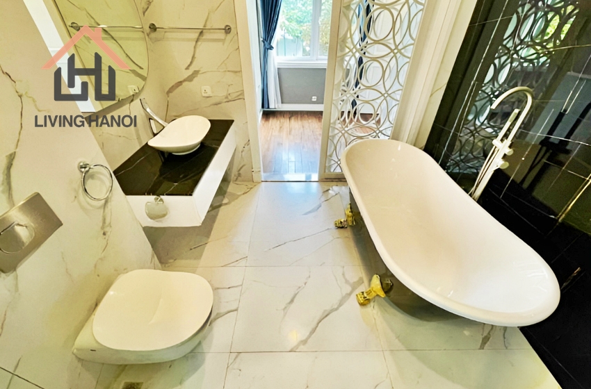 Charming house with 04 bedrooms for rent in Vinhomes Riverside, Hanoi. Charming house with 04 bedrooms for rent in Vinhomes Riverside, Hanoi.