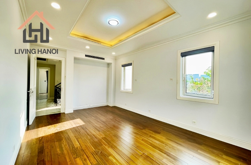 Charming house with 04 bedrooms for rent in Vinhomes Riverside, Hanoi. Charming house with 04 bedrooms for rent in Vinhomes Riverside, Hanoi.