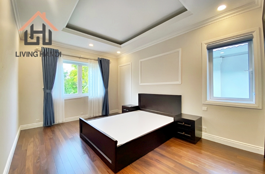 Charming house with 04 bedrooms for rent in Vinhomes Riverside, Hanoi. Charming house with 04 bedrooms for rent in Vinhomes Riverside, Hanoi.