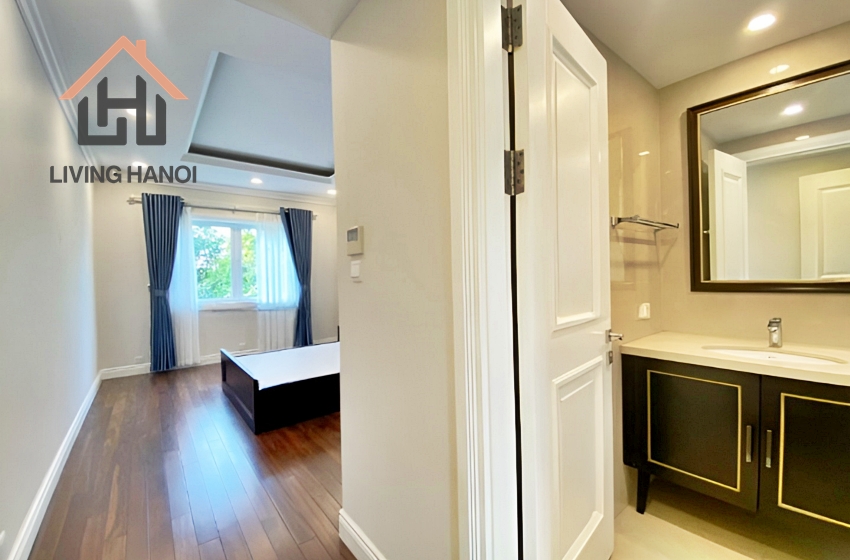 Charming house with 04 bedrooms for rent in Vinhomes Riverside, Hanoi. Charming house with 04 bedrooms for rent in Vinhomes Riverside, Hanoi.