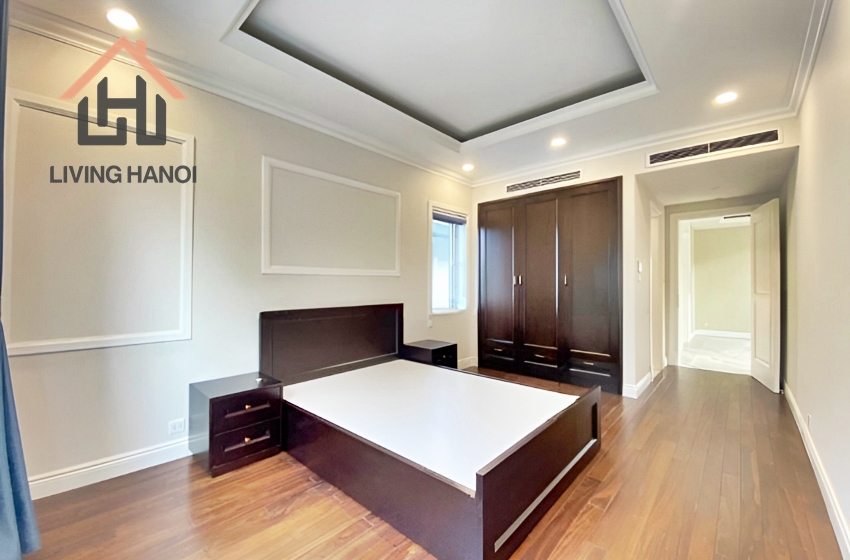 Charming house with 04 bedrooms for rent in Vinhomes Riverside, Hanoi. Charming house with 04 bedrooms for rent in Vinhomes Riverside, Hanoi.