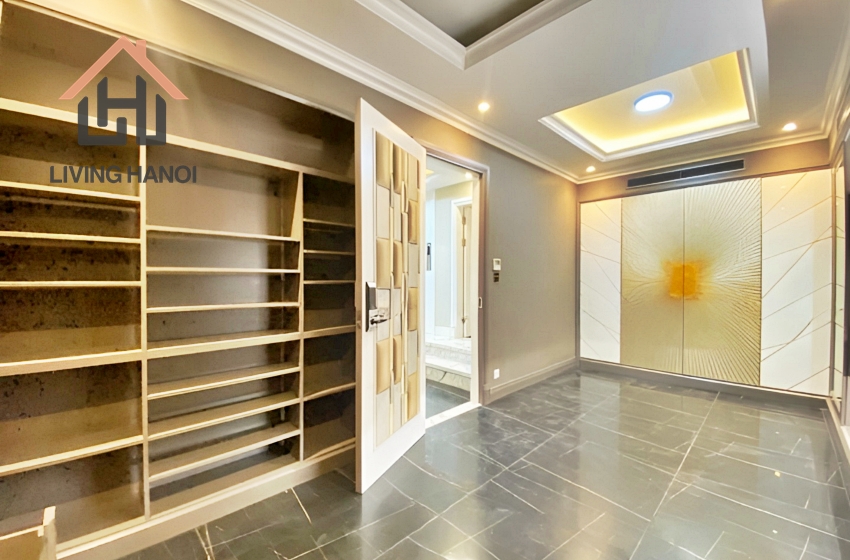 Charming house with 04 bedrooms for rent in Vinhomes Riverside, Hanoi. Charming house with 04 bedrooms for rent in Vinhomes Riverside, Hanoi.