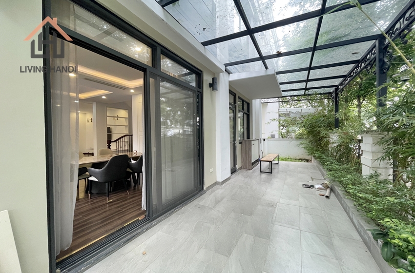 FAMILY LIVING! Big villa for rent in Starlake, Tay Ho Tay, Hanoi FAMILY LIVING! Big villa for rent in Starlake, Tay Ho Tay, Hanoi