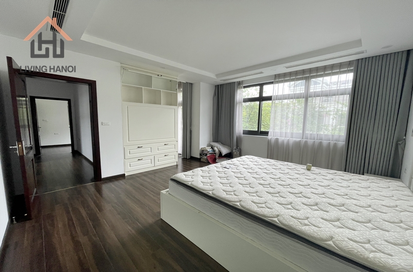 FAMILY LIVING! Big villa for rent in Starlake, Tay Ho Tay, Hanoi FAMILY LIVING! Big villa for rent in Starlake, Tay Ho Tay, Hanoi