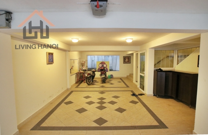 Four bedroom villa for rent in Tay Ho, Hanoi Four bedroom villa for rent in Tay Ho, Hanoi