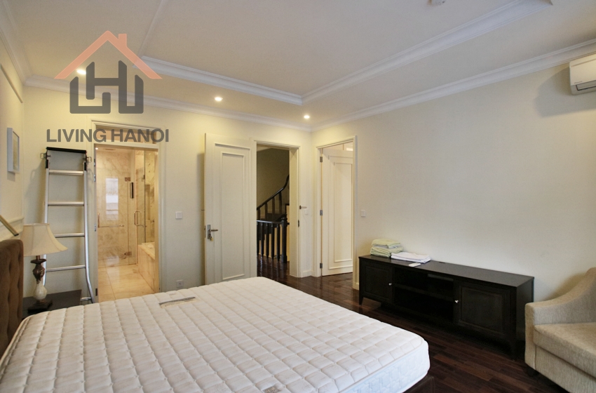 Four bedroom villa for rent in Tay Ho, Hanoi Four bedroom villa for rent in Tay Ho, Hanoi