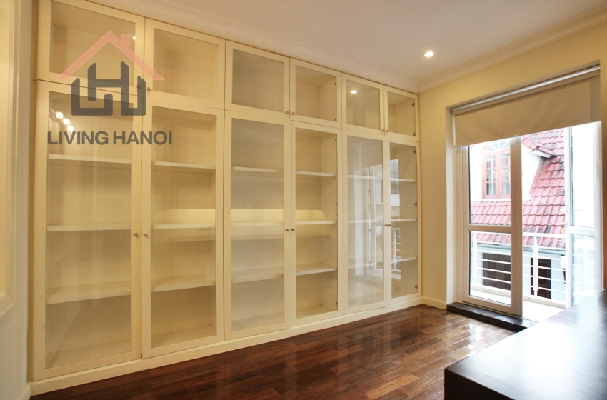 Four bedroom villa for rent in Tay Ho, Hanoi Four bedroom villa for rent in Tay Ho, Hanoi