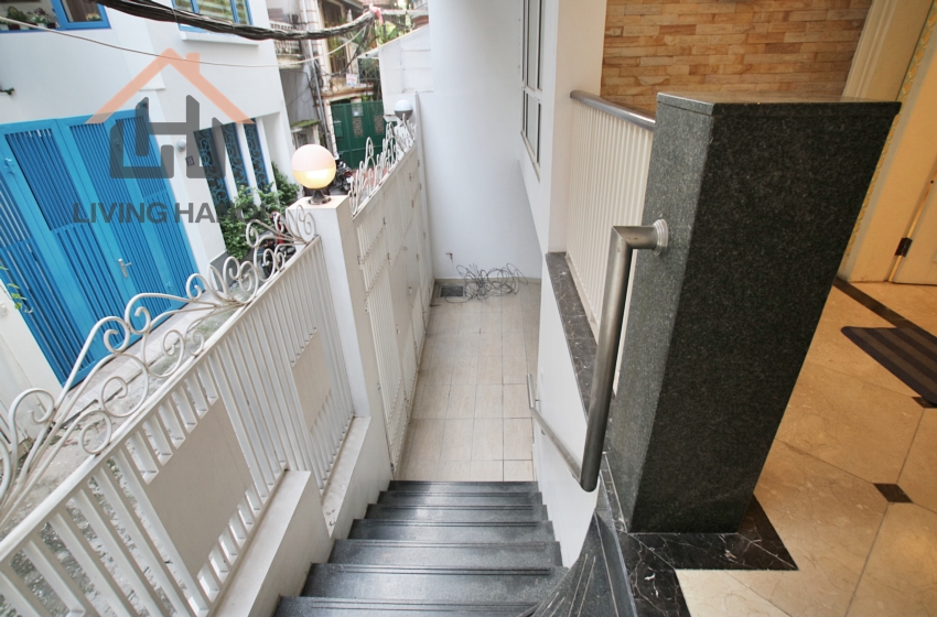 Four bedroom villa for rent in Tay Ho, Hanoi Four bedroom villa for rent in Tay Ho, Hanoi