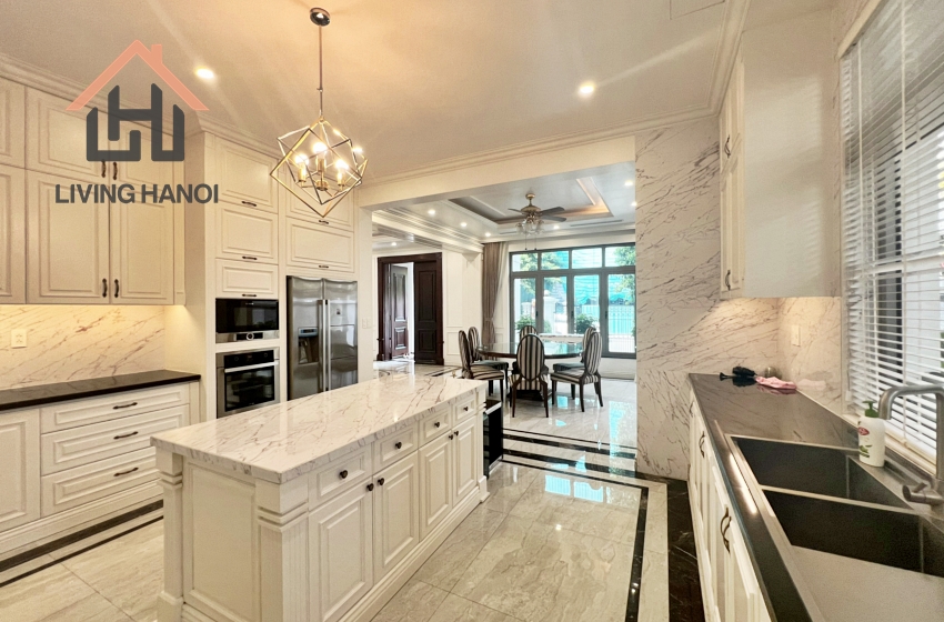Gorgeous 04 bedrooms house available for rent in Vinhomes Riverside, Hanoi Gorgeous 04 bedrooms house available for rent in Vinhomes Riverside, Hanoi