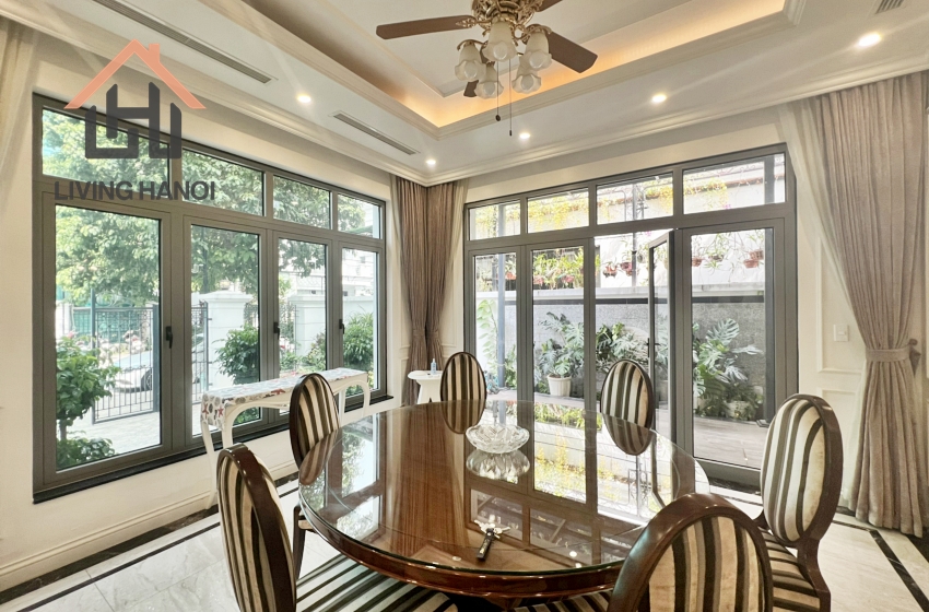 Gorgeous 04 bedrooms house available for rent in Vinhomes Riverside, Hanoi Gorgeous 04 bedrooms house available for rent in Vinhomes Riverside, Hanoi