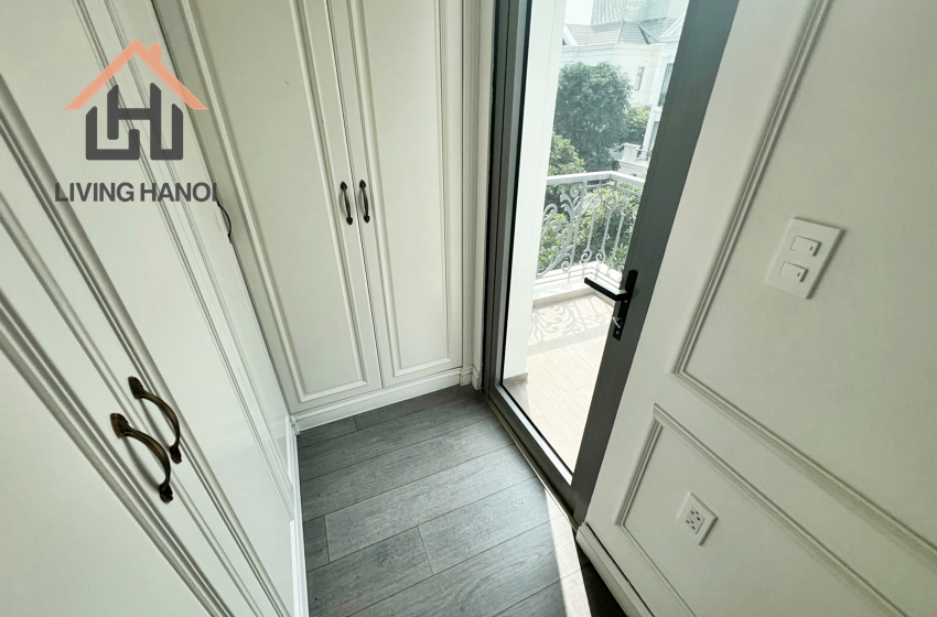 Gorgeous 04 bedrooms house available for rent in Vinhomes Riverside, Hanoi Gorgeous 04 bedrooms house available for rent in Vinhomes Riverside, Hanoi