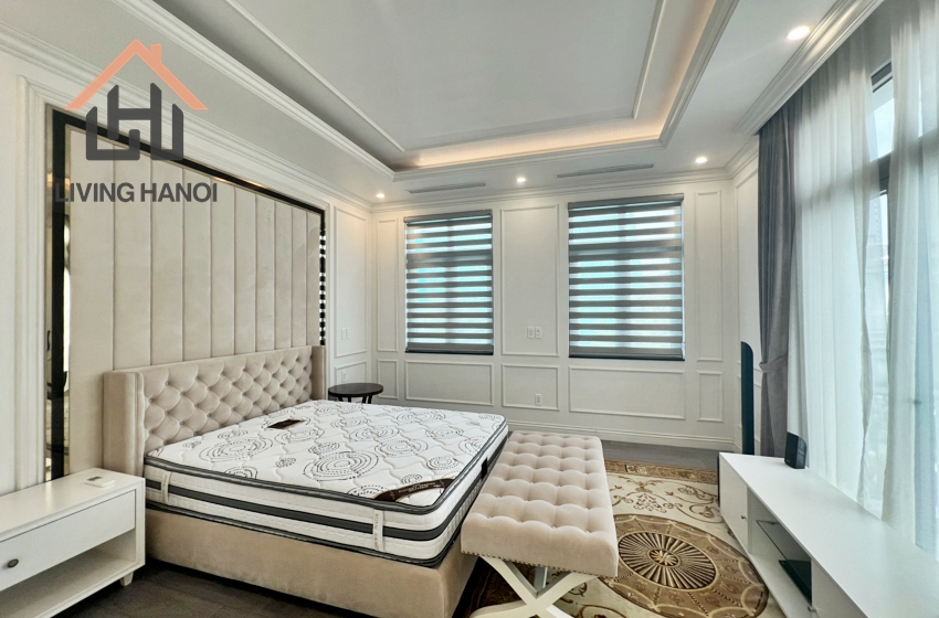 Gorgeous 04 bedrooms house available for rent in Vinhomes Riverside, Hanoi Gorgeous 04 bedrooms house available for rent in Vinhomes Riverside, Hanoi