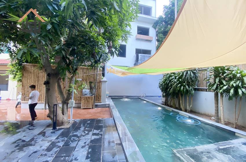House with yard for rent with 5 bedrooms, Tay Ho, Hanoi House with yard for rent with 5 bedrooms, Tay Ho, Hanoi