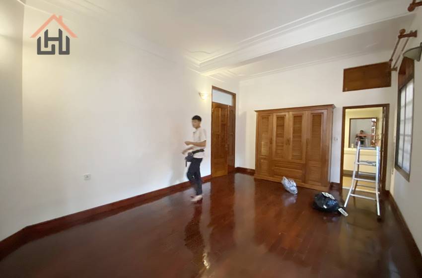 House with yard for rent with 5 bedrooms, Tay Ho, Hanoi House with yard for rent with 5 bedrooms, Tay Ho, Hanoi