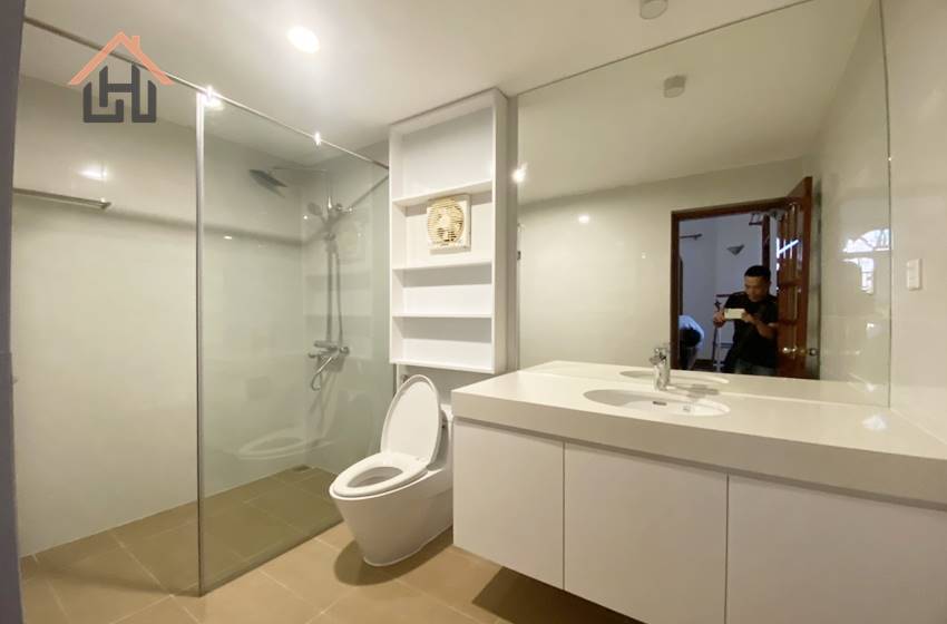 House with yard for rent with 5 bedrooms, Tay Ho, Hanoi House with yard for rent with 5 bedrooms, Tay Ho, Hanoi