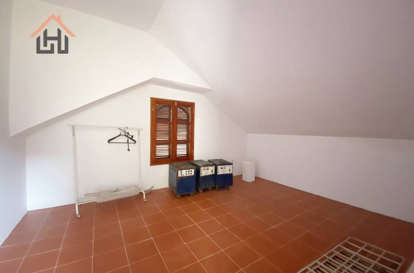 House with yard for rent with 5 bedrooms, Tay Ho, Hanoi House with yard for rent with 5 bedrooms, Tay Ho, Hanoi