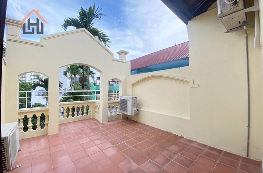 House with yard for rent with 5 bedrooms, Tay Ho, Hanoi House with yard for rent with 5 bedrooms, Tay Ho, Hanoi