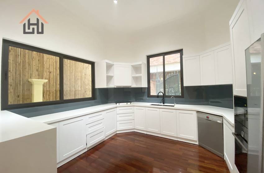 House with yard for rent with 5 bedrooms, Tay Ho, Hanoi House with yard for rent with 5 bedrooms, Tay Ho, Hanoi