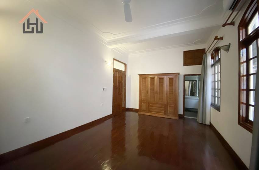 House with yard for rent with 5 bedrooms, Tay Ho, Hanoi House with yard for rent with 5 bedrooms, Tay Ho, Hanoi