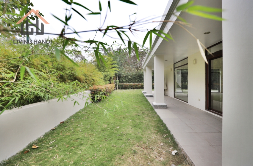 Huge villa with 5 beds for rent in Ciputra, Hanoi Huge villa with 5 beds for rent in Ciputra, Hanoi