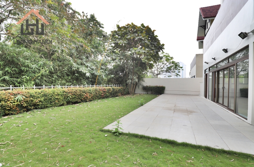 Huge villa with 5 beds for rent in Ciputra, Hanoi Huge villa with 5 beds for rent in Ciputra, Hanoi