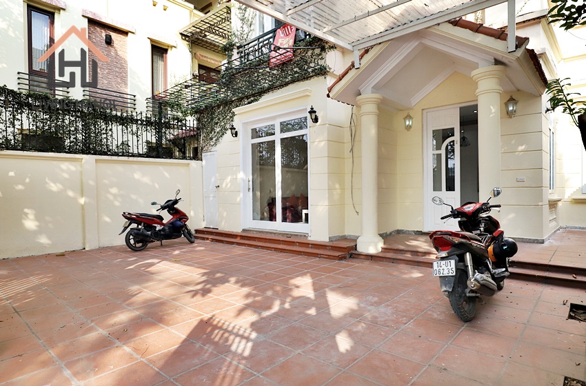 Lake-view four bedroom villa for rent in Tu Hoa, Tay Ho, Hanoi Lake-view four bedroom villa for rent in Tu Hoa, Tay Ho, Hanoi