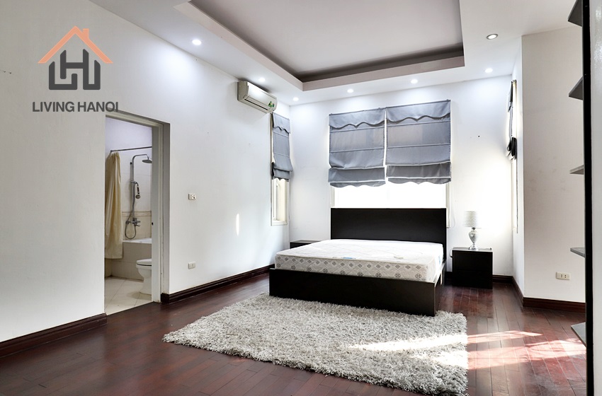 Lake-view four bedroom villa for rent in Tu Hoa, Tay Ho, Hanoi Lake-view four bedroom villa for rent in Tu Hoa, Tay Ho, Hanoi
