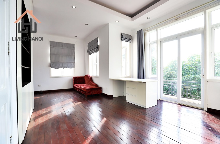 Lake-view four bedroom villa for rent in Tu Hoa, Tay Ho, Hanoi Lake-view four bedroom villa for rent in Tu Hoa, Tay Ho, Hanoi