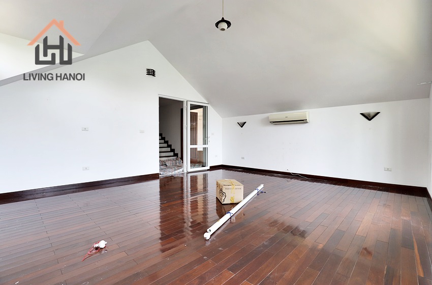 Lakefront villa with pool in Tay Ho, Hanoi Lakefront villa with pool in Tay Ho, Hanoi