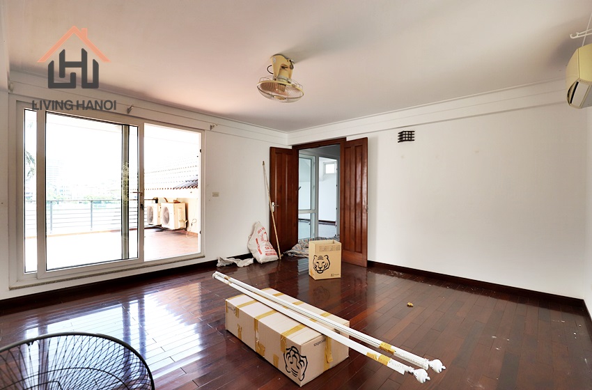 Lakefront villa with pool in Tay Ho, Hanoi Lakefront villa with pool in Tay Ho, Hanoi